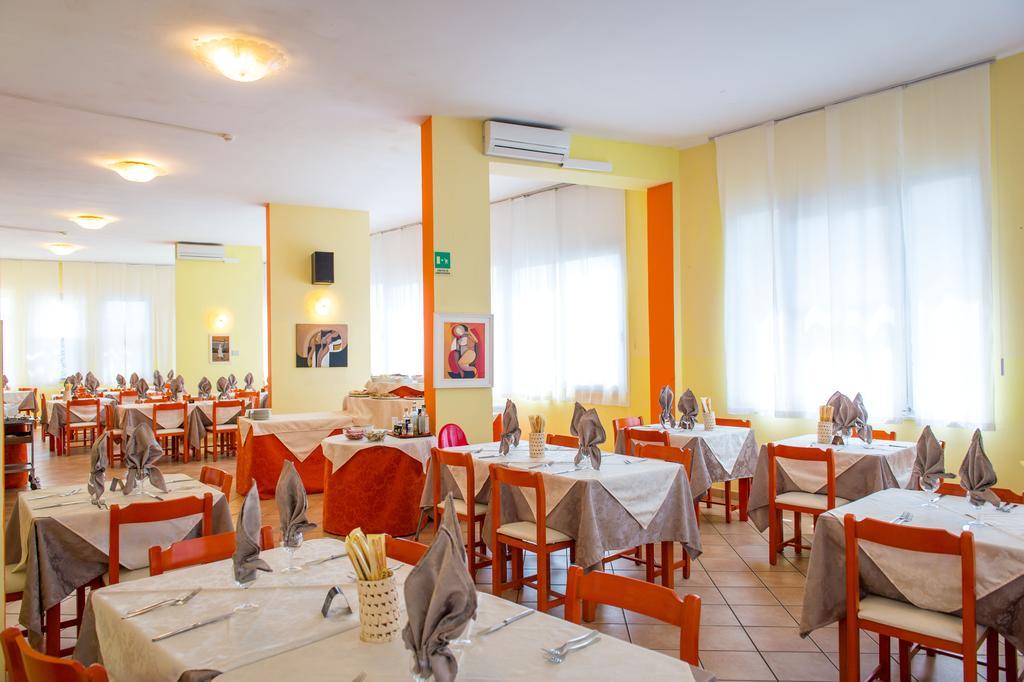 Hotel Levante Sul Mare Lido Di Savio Zewnętrze zdjęcie